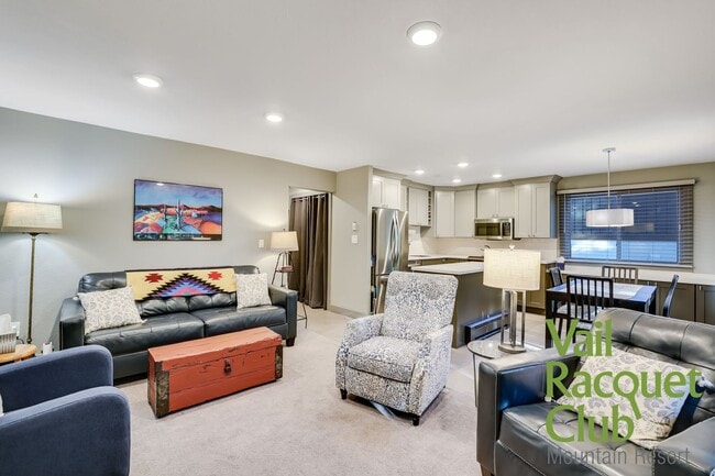 Building Photo - 4660 Racquet Club Dr