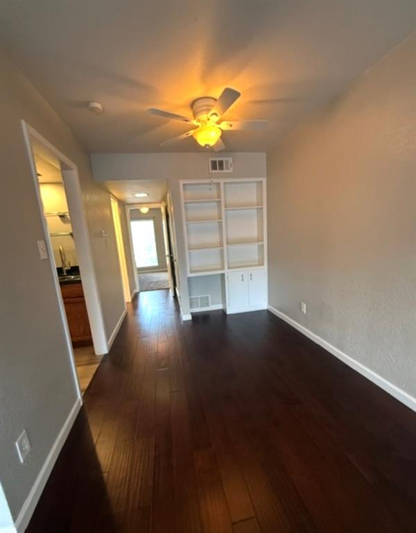 Building Photo - 2425 Ashdale Dr