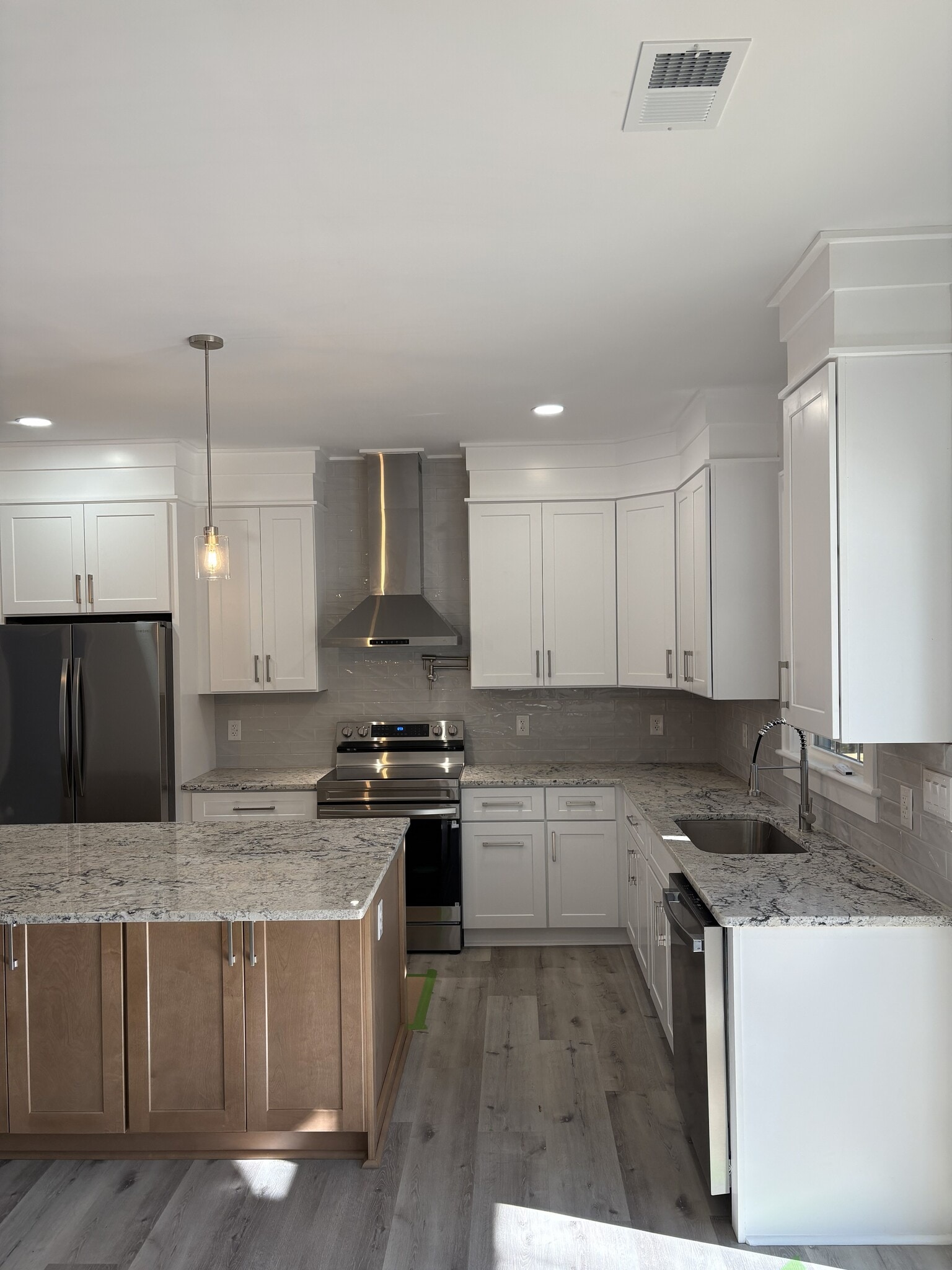 Kitchen - 312 Lafrance Rd