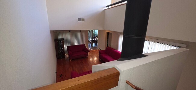 Building Photo - 1745 Deer Creek Ct
