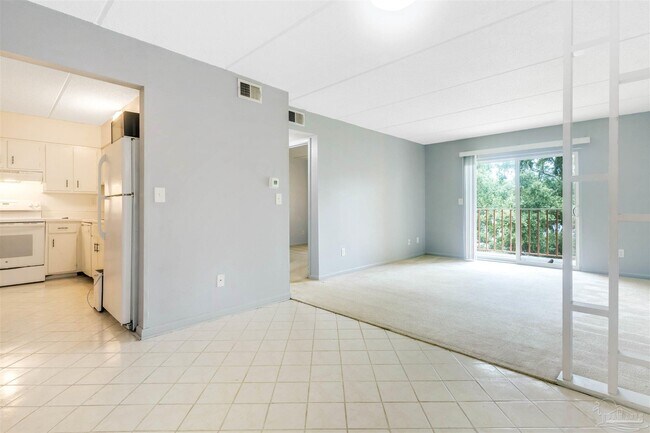 Building Photo - 209 W Miracle Strip Pkwy