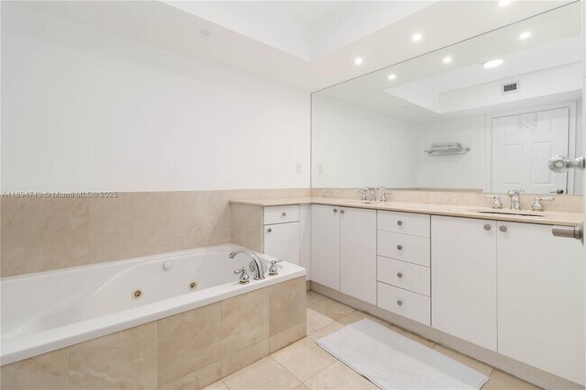 Building Photo - 3023 NE Quayside Ln