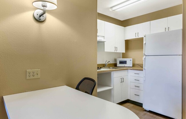 Building Photo - Furnished Studio-Phoenix - Midtown