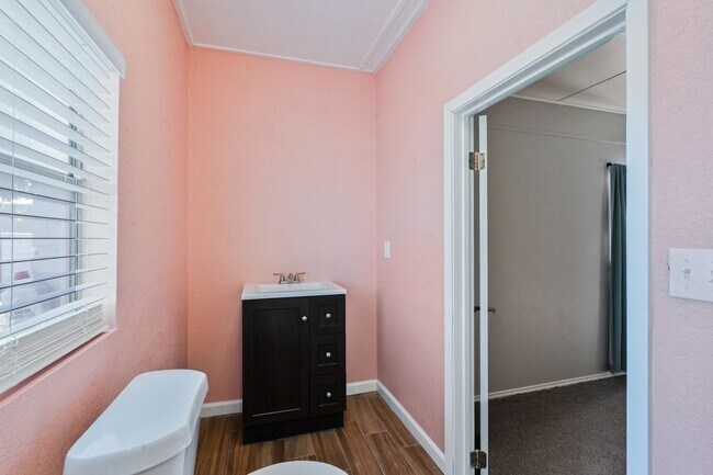 Building Photo - Vacant