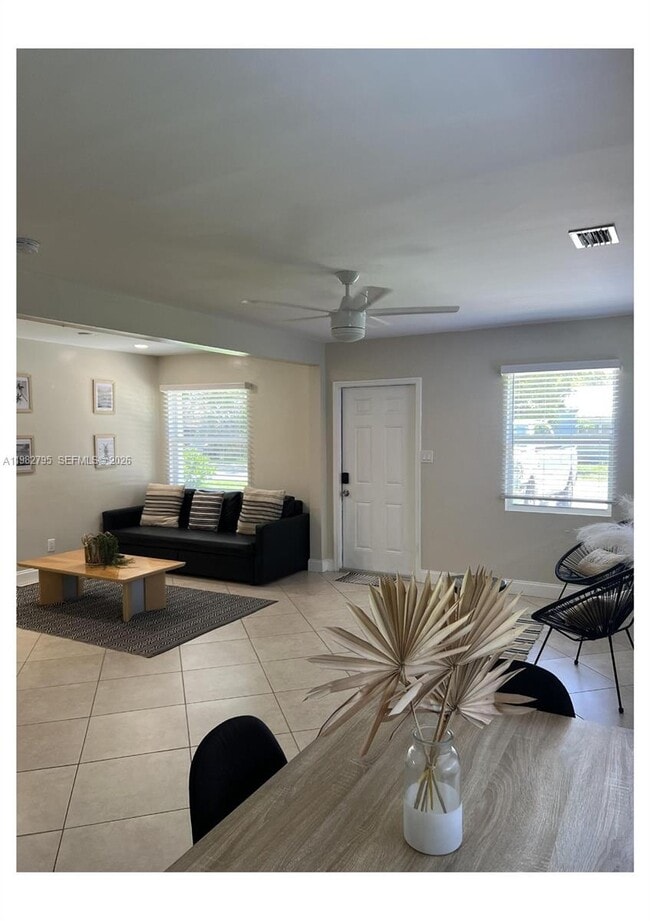 Building Photo - 2415 Grant St