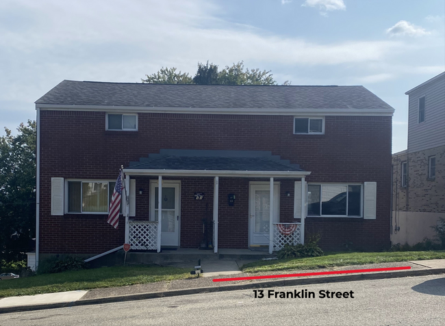 Building Photo - Cozy & Comfortable 2 BR, 1 Bath Townhome in North Irwin, PA
