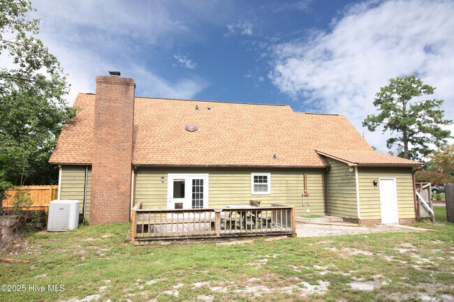 Building Photo - 718 Arnold Rd