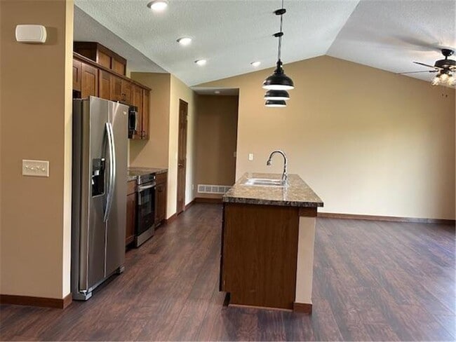 Building Photo - 1560 Gray Fox Dr NE
