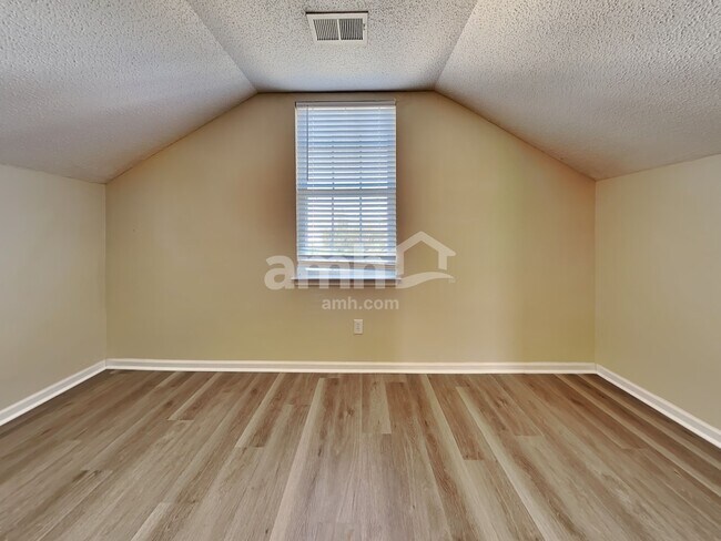 Building Photo - 4016 Broken Arrow Dr