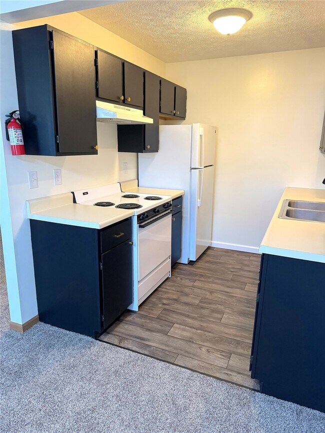 Building Photo - 1307 Main St