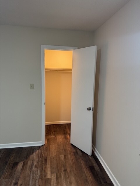 Building Photo - 1208 Park Hill Cir