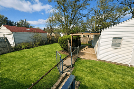 Building Photo - 2430 Mayfair Dr