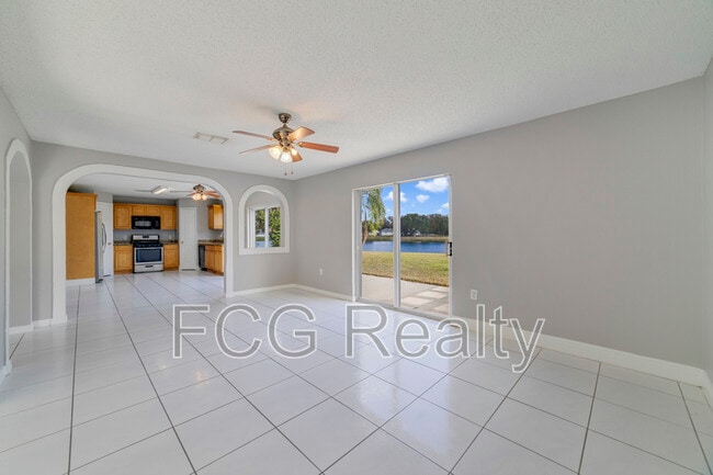 Building Photo - 3170 Santa Cruz Dr