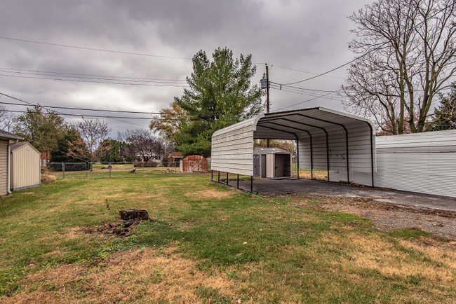 Building Photo - 556 Margaret Ave