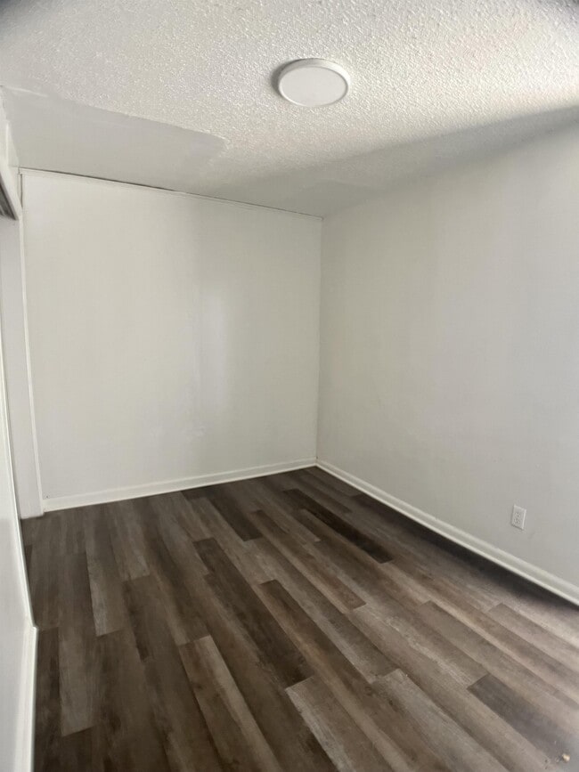 Building Photo - 521 W Crawford St