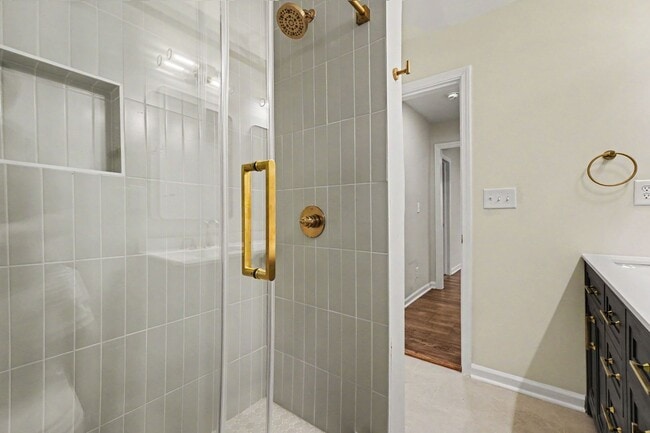 Building Photo - 490 Lynnhaven Dr SW
