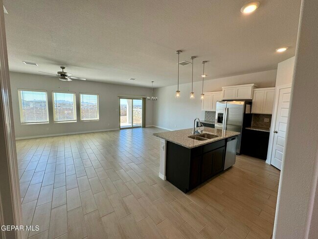 Building Photo - 7500 Enchanted Ridge Dr