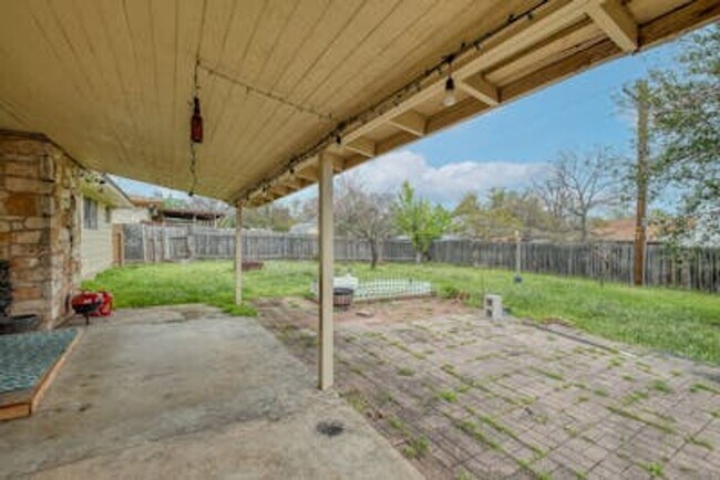 Building Photo - QUAIL CREEK WEST HOME