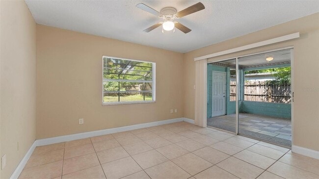 Building Photo - 309 W South Ave