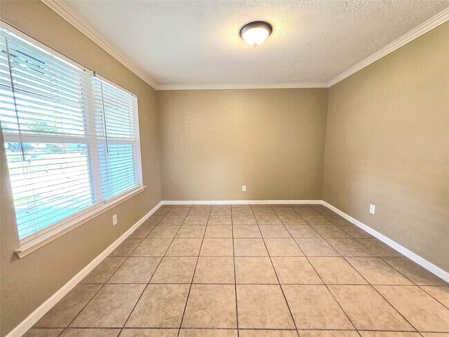 Building Photo - 6510 Lynngate Dr