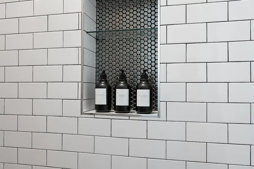 Building Photo - 13010 E Shangri La Rd