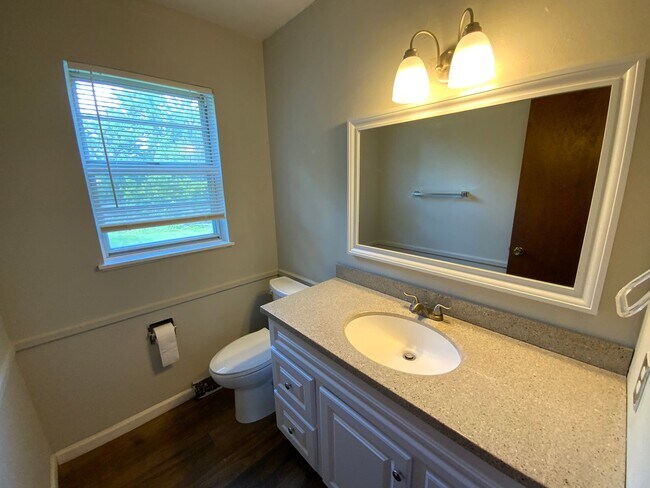 Building Photo - 4209 Defoe Dr