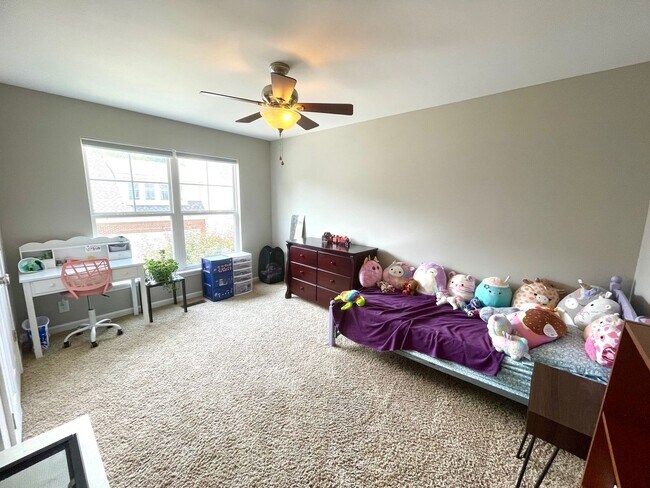 Building Photo - Clifton Heights Townhome!