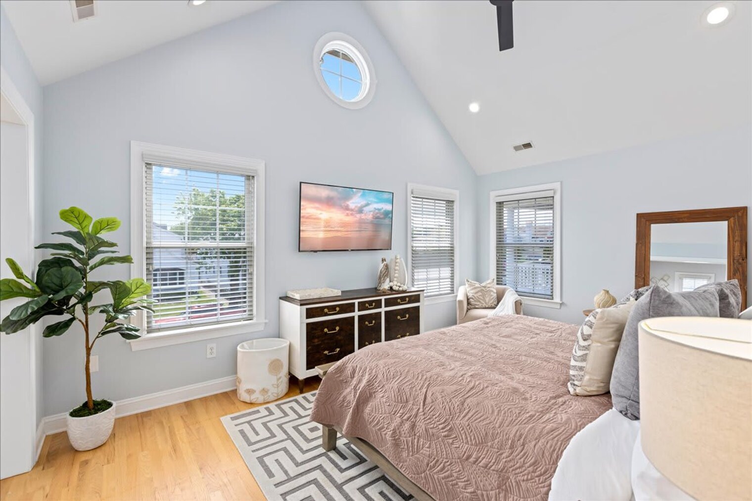 Building Photo - 212 Central Ave