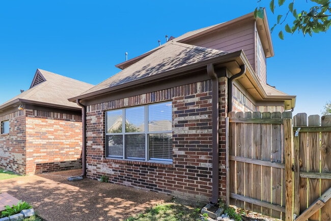 Building Photo - 110 Birch Springs Dr