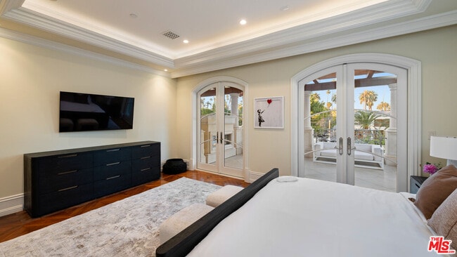 Building Photo - 718 N Rodeo Dr