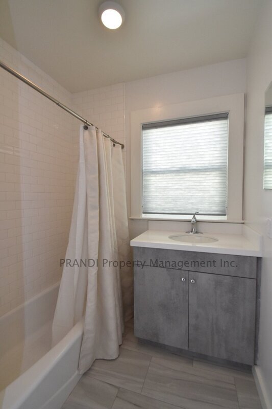 Building Photo - 1533 4th St