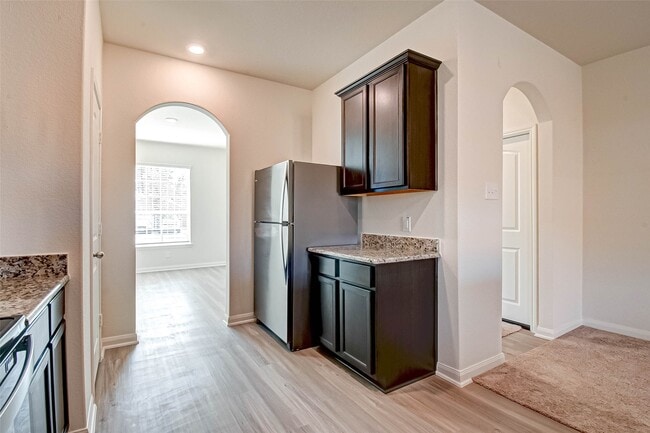 Building Photo - 28065 Irving Dr