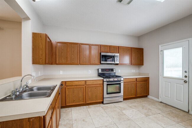 Building Photo - 23838 Pebworth Pl