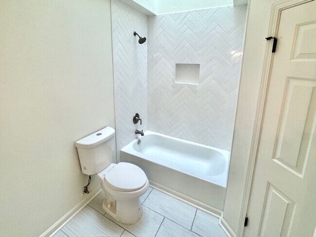 Building Photo - Spacious updated Cordova Townhome Available!