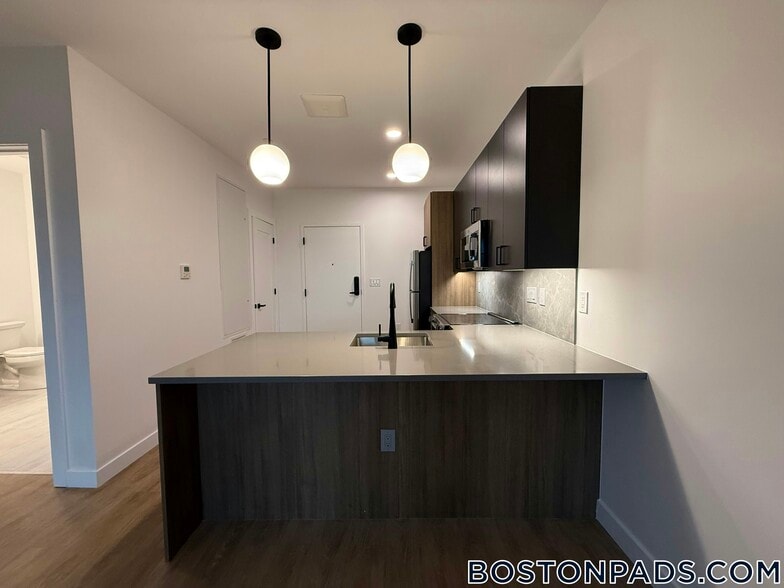 Building Photo - 199 Gardner St