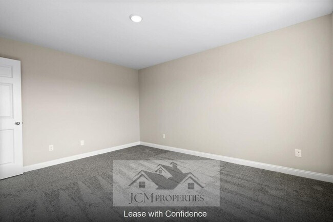 Building Photo - 916 Camden Ct