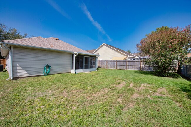 Building Photo - 383 Mirabelle Dr