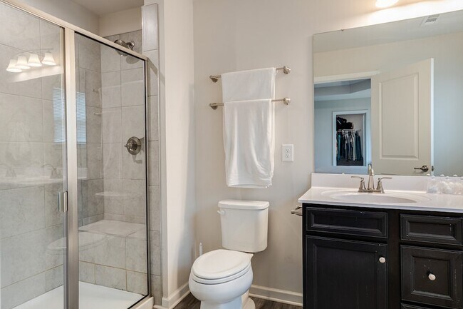 Building Photo - 1232 Savannah Ave