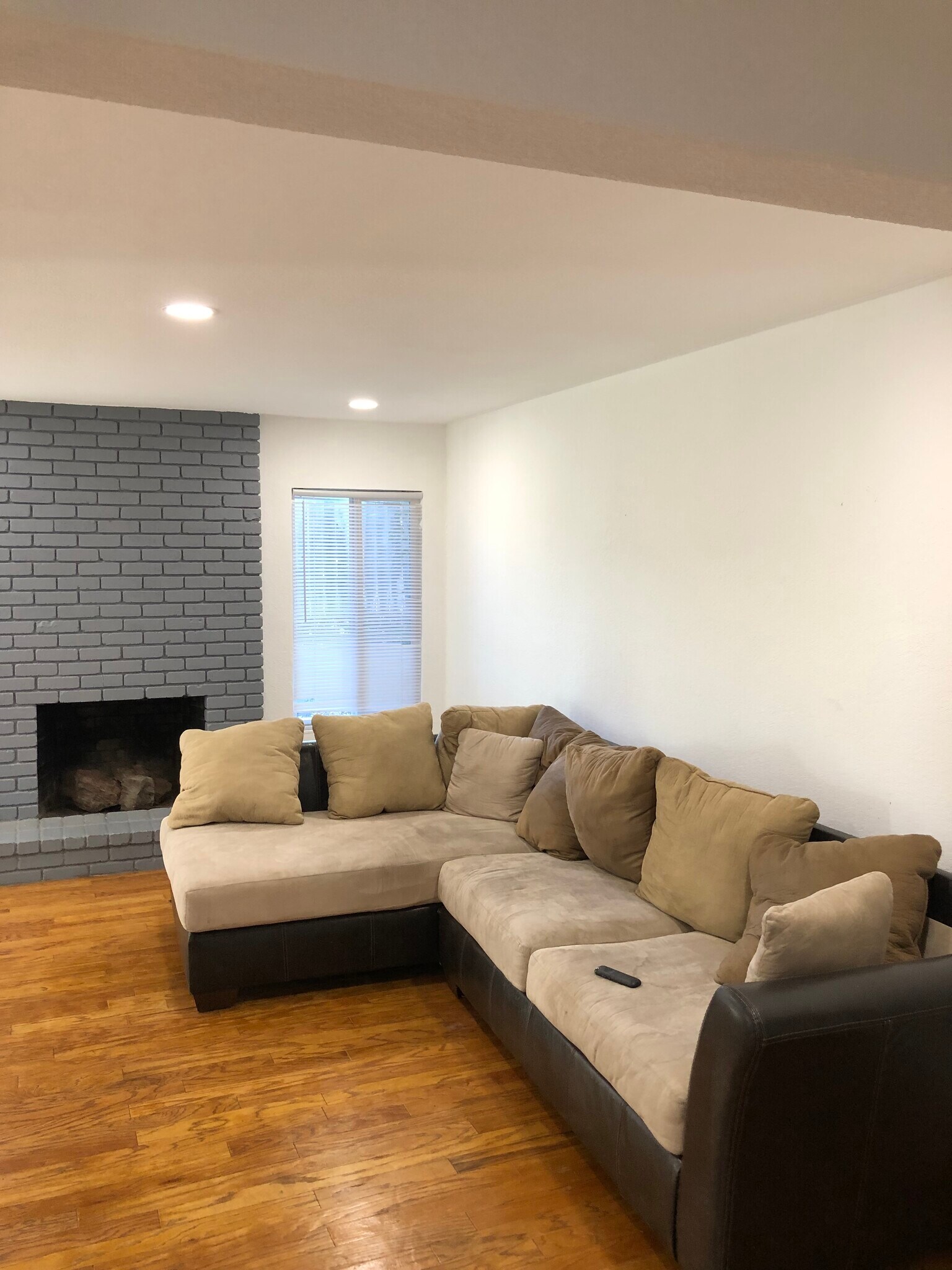 Building Photo - 948 Golden Leaf Way