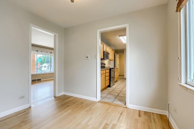 Building Photo - 2 Bedroom single family home in Denver
