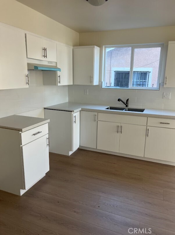 Building Photo - 411 E 99th St