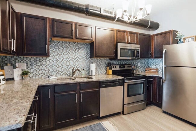 Building Photo - 202 E Main St