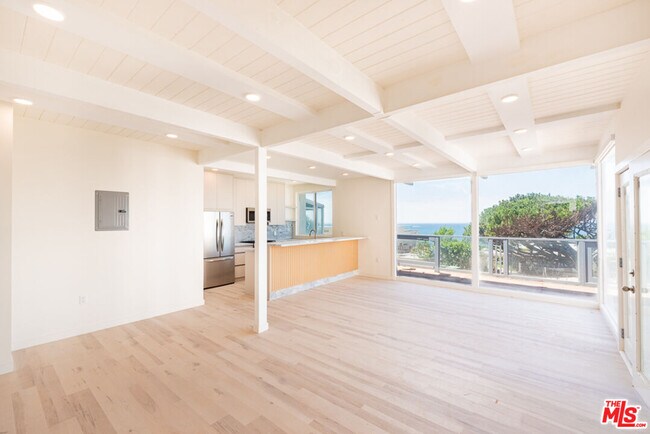 Primary Photo - 7273 Birdview Ave