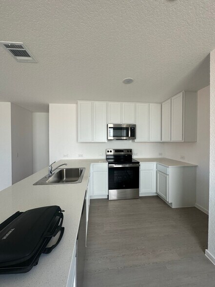 Building Photo - 1045 Graham Bnd
