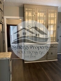 Building Photo - Brick Home W/ Garage