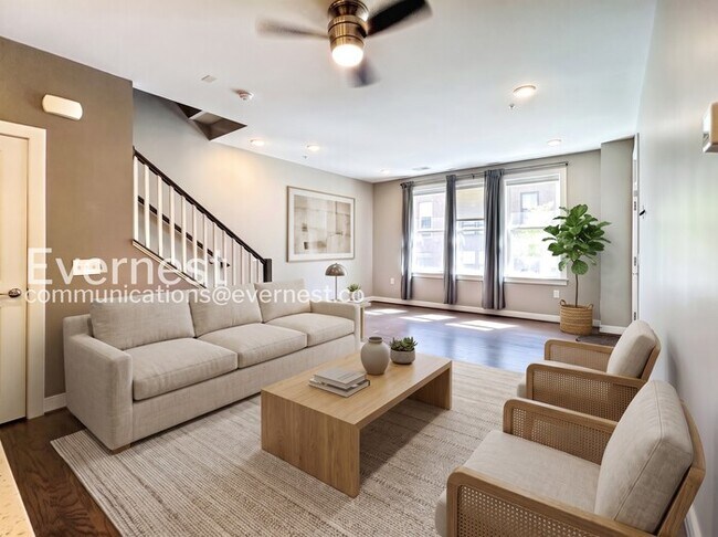 Building Photo - Spacious 3 Bed, 2.5 Bath Town Home with Attached Garage | Pet Friendly