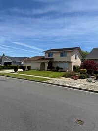 Building Photo - 1126 Alvernaz Dr