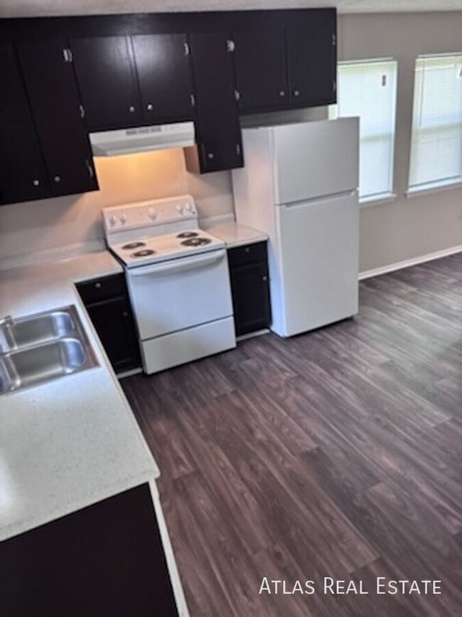 Building Photo - 129 Sir Scott Rd