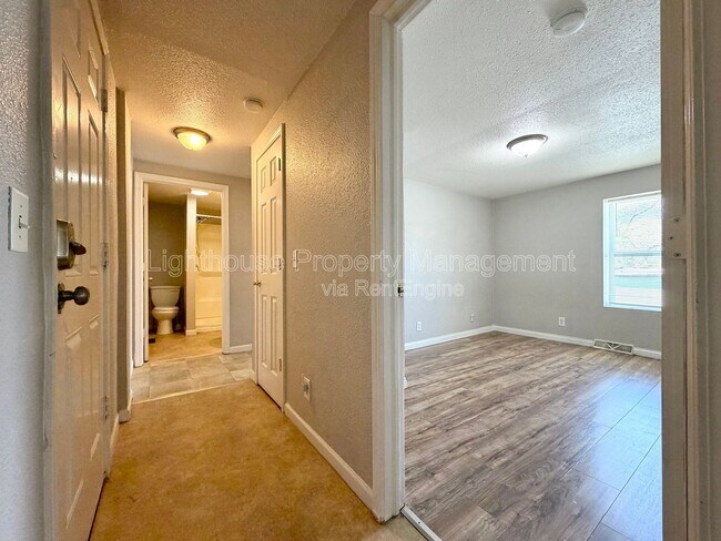 Building Photo - 273 E Forest Ave