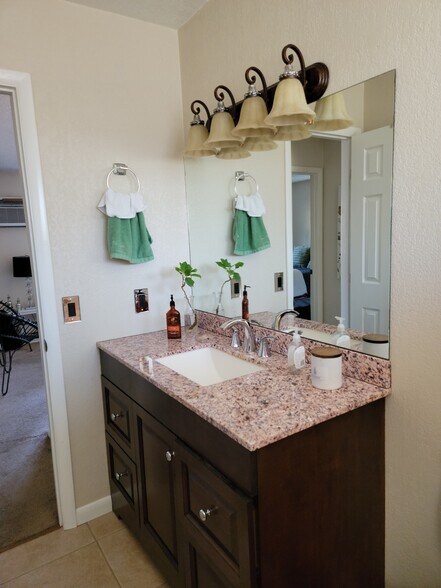 Granite Countertops - 145 S 18th Ave